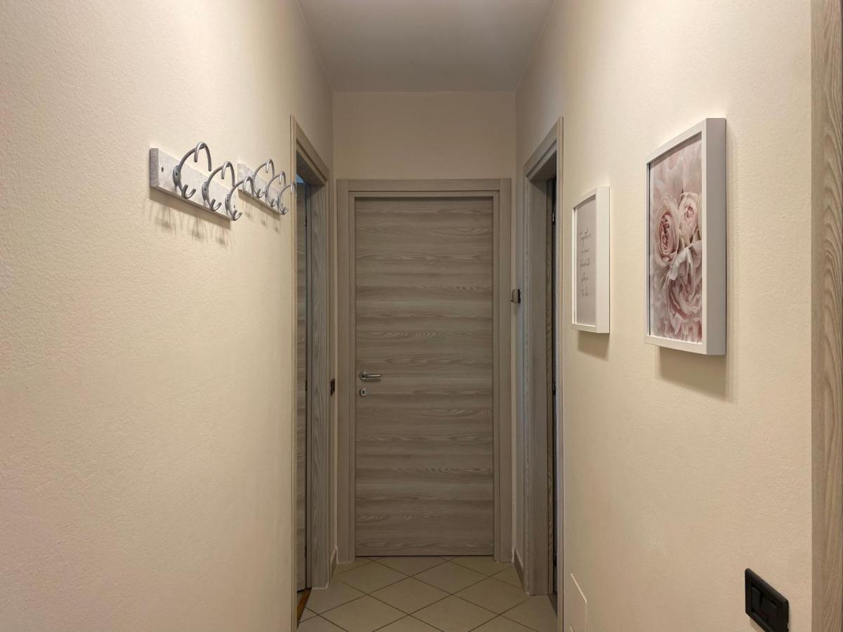 Flowers & Garden Apartment Con Vista Lago Manerba del Garda Exterior foto